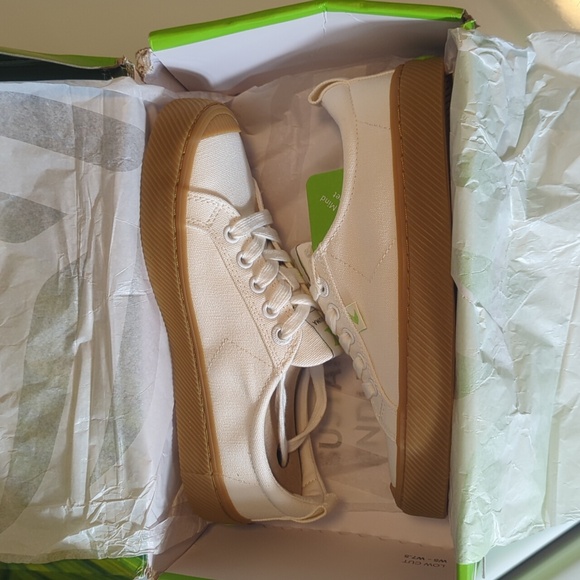 Cariuma (Off-White Gum Sole) 7W - Picture 5 of 7